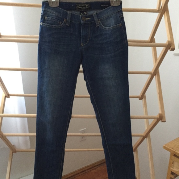 Straight leg like new jeans - Picture 2 of 4